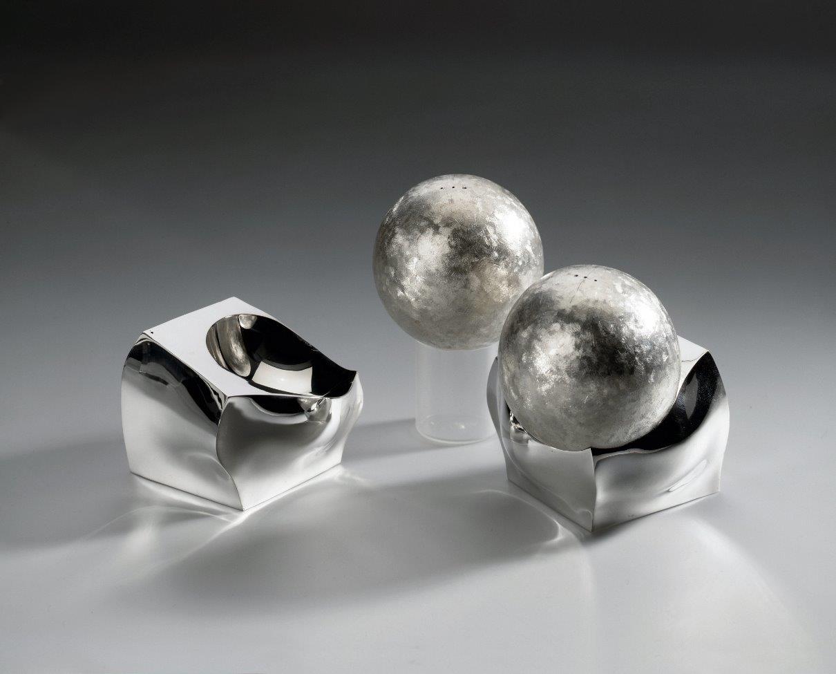 Sterling silver salt and peper shakers Sphere Cube, designed and executed by silversmith Wouter van Baalen, Schoonhoven 2003