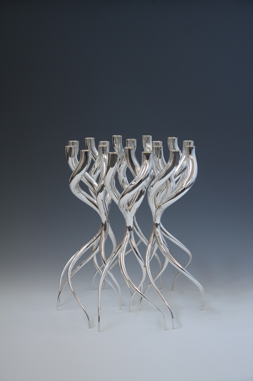Zilveren Kaarsen en Bloemenboom IV ontworpen en uitgevoerd door de zilversmid Wouter van Baalen, Amsterdam 2017
